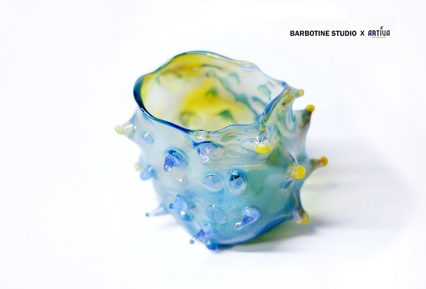 Tasse en verre fabriquée à la main