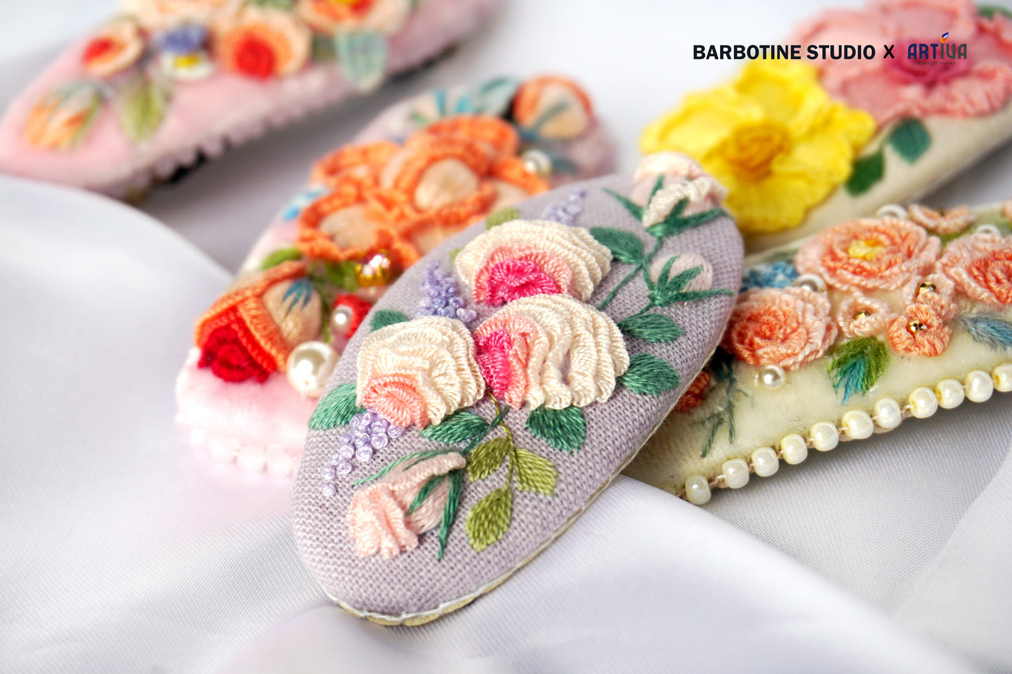 Barrette roses brodée à la main