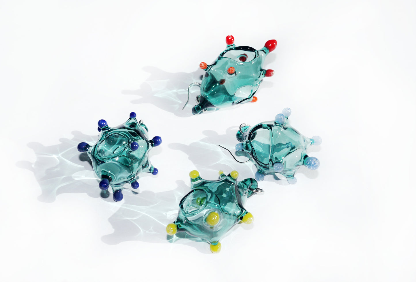 Boucles d'oreilles en verre faites à la main