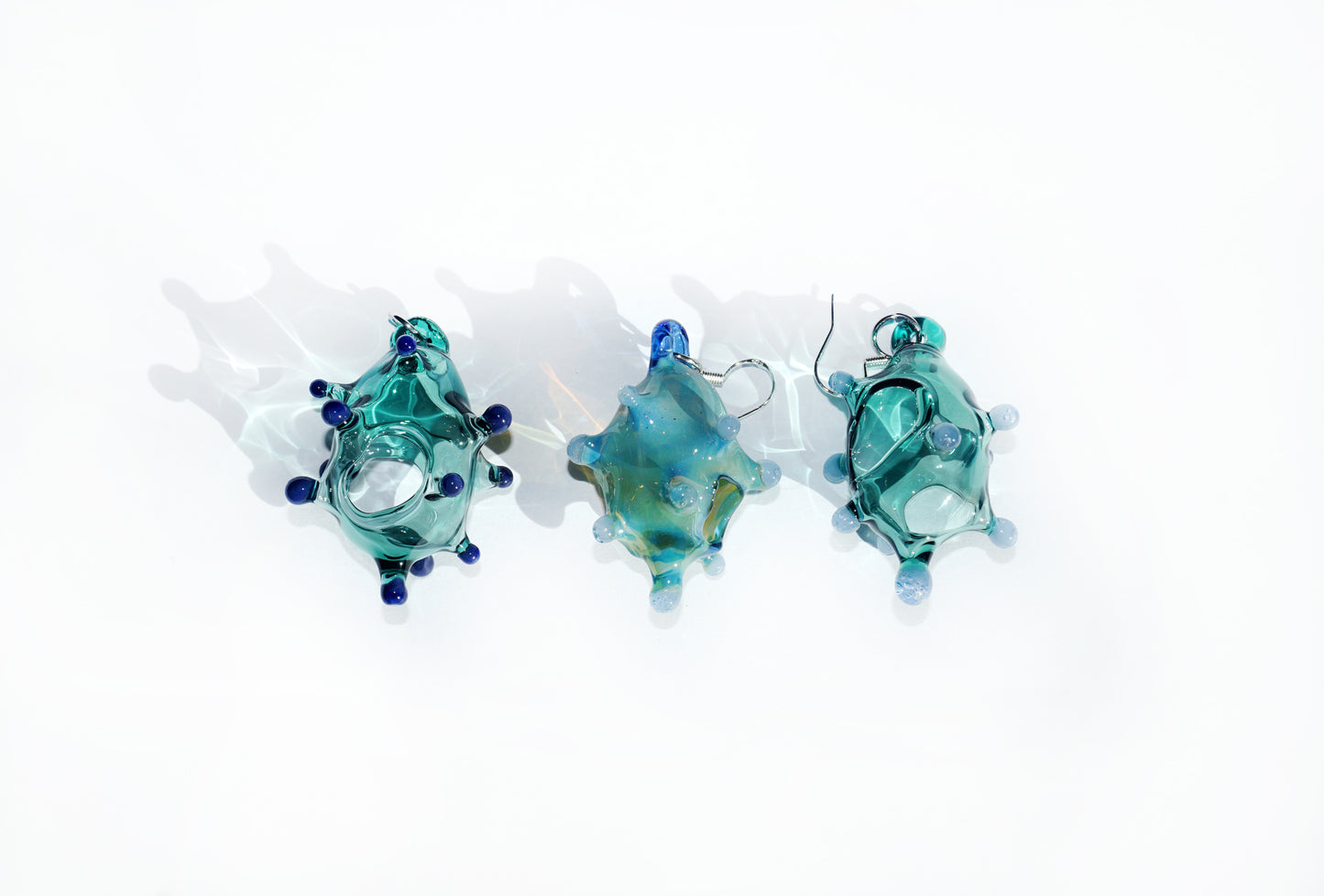 Boucles d'oreilles en verre faites à la main
