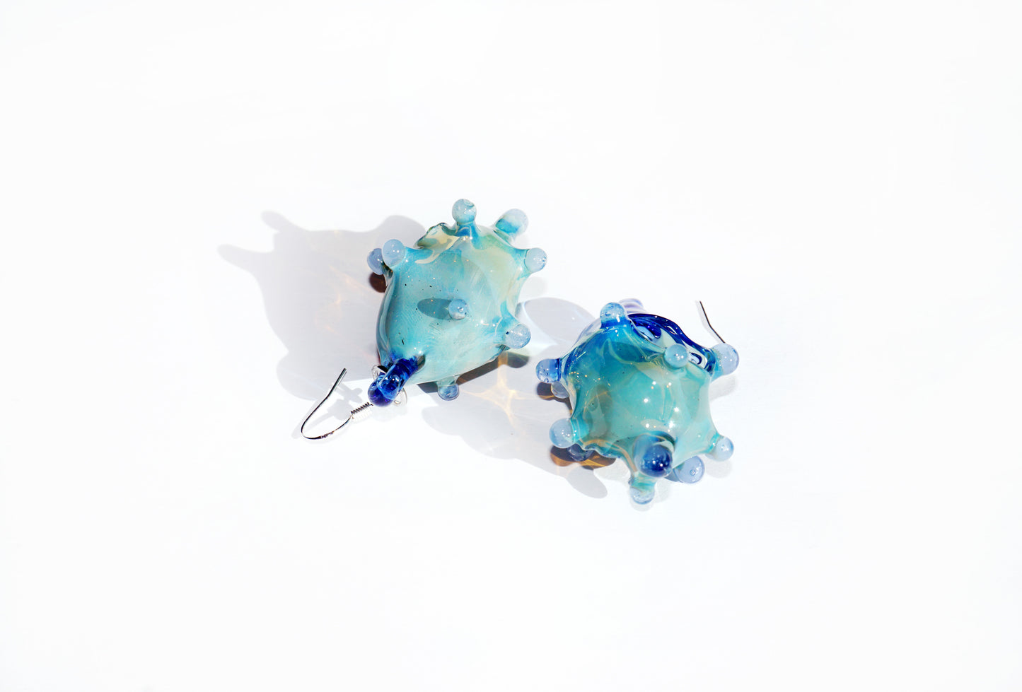 Boucles d'oreilles en verre faites à la main